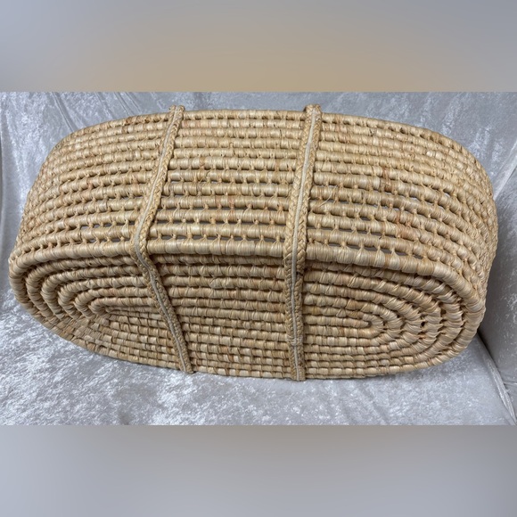 Woven rattan Basket with Handles NWOT - Picture 6 of 13